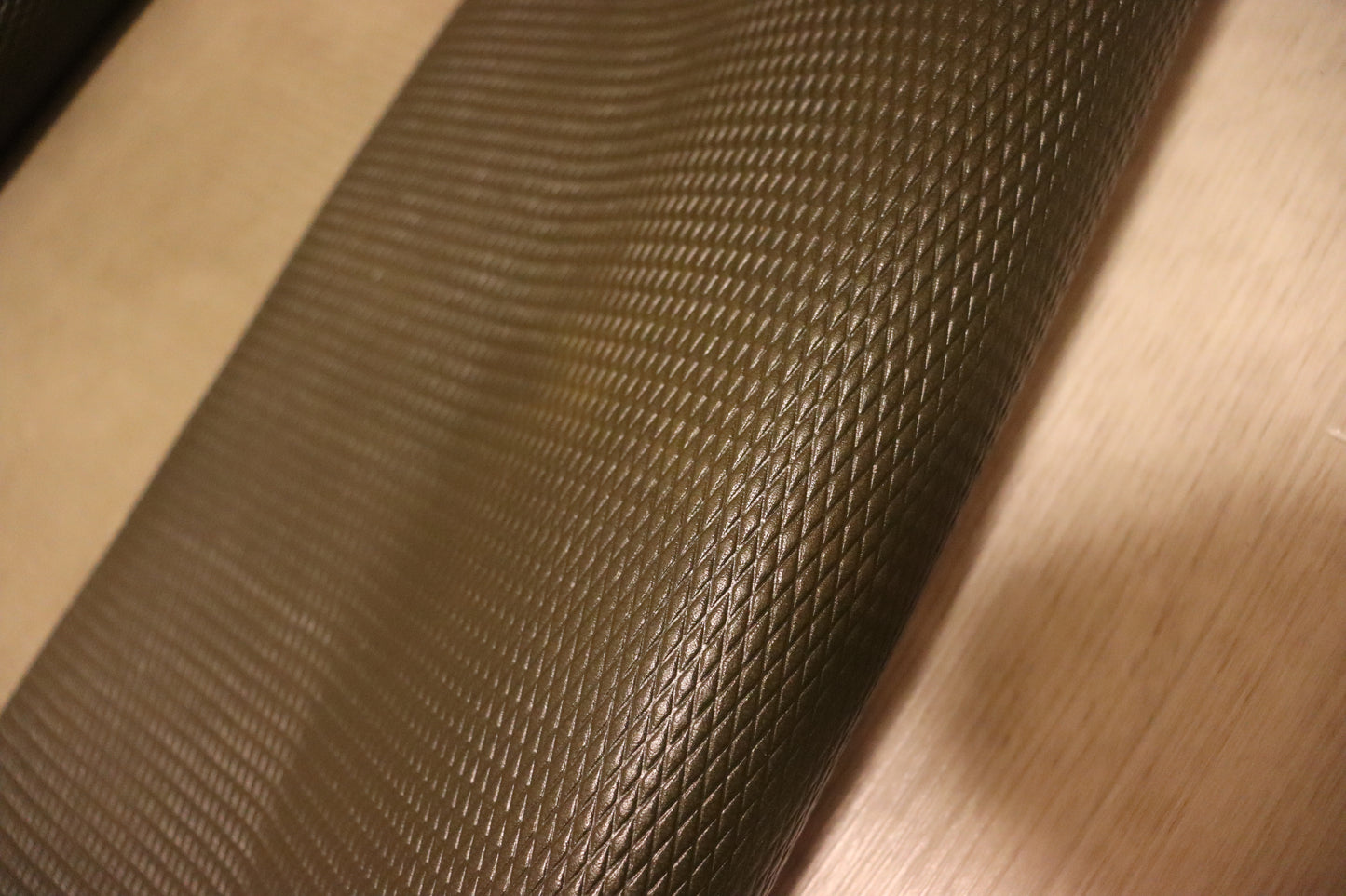 ds35円！新入荷！CONCERIA　ラクダ　オリーブグレー　エンボス加工　69ds