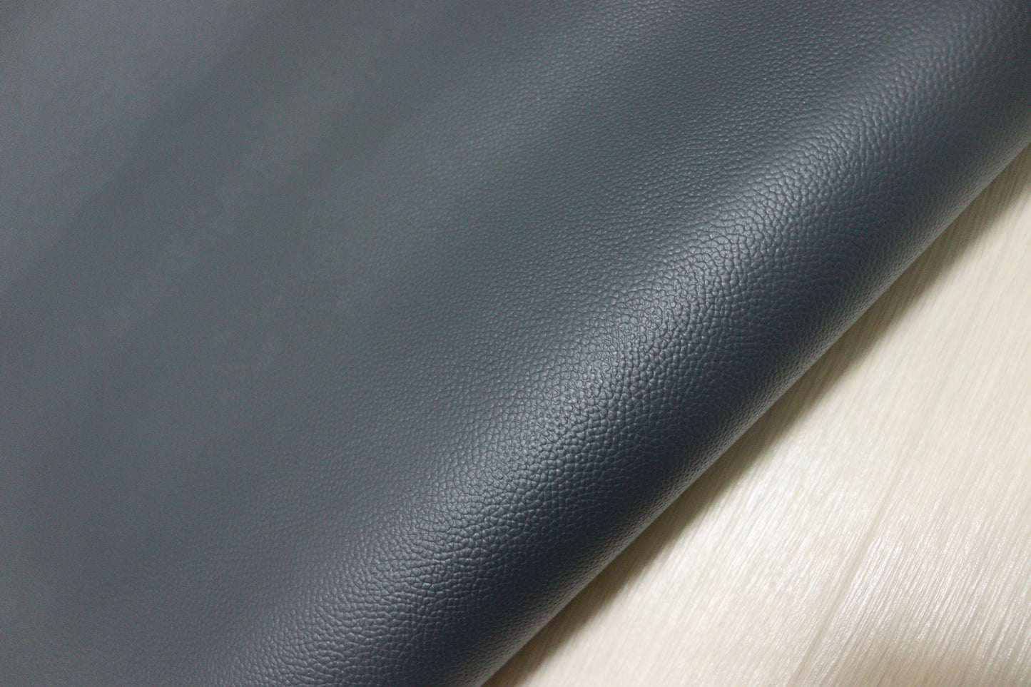 ds28円！新入荷！顔料仕上げ　ネイビー　シボ型押し　230ds