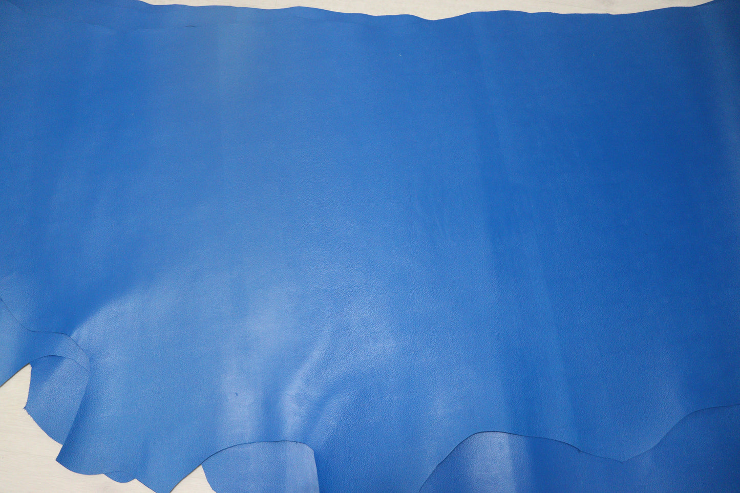 ds28円！新入荷！サファイア　シボ型押し　顔料仕上げ　230ds