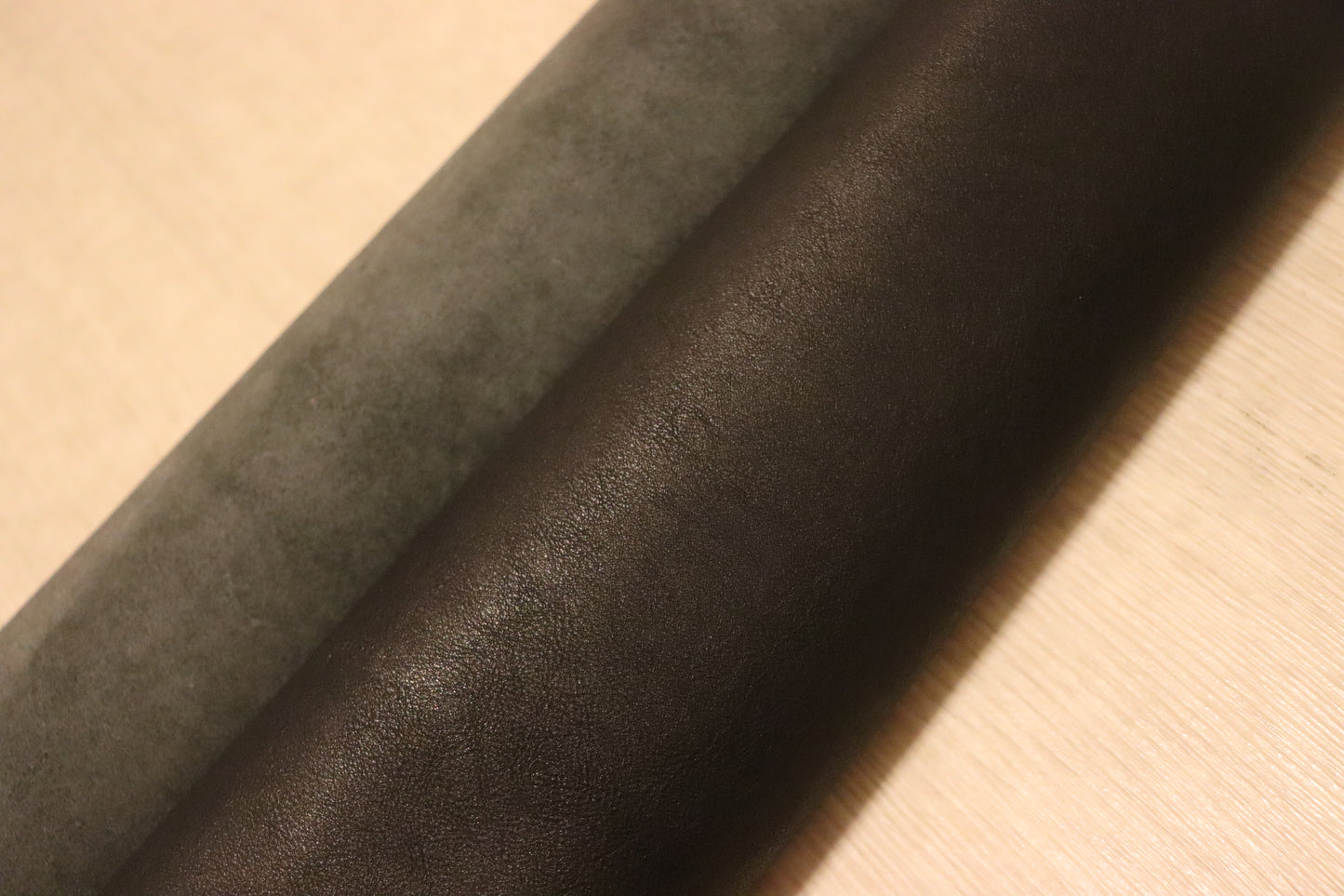 ds60円！イタリアンレザー　ヌメ革　ブラック　オイルヌメ　163ds