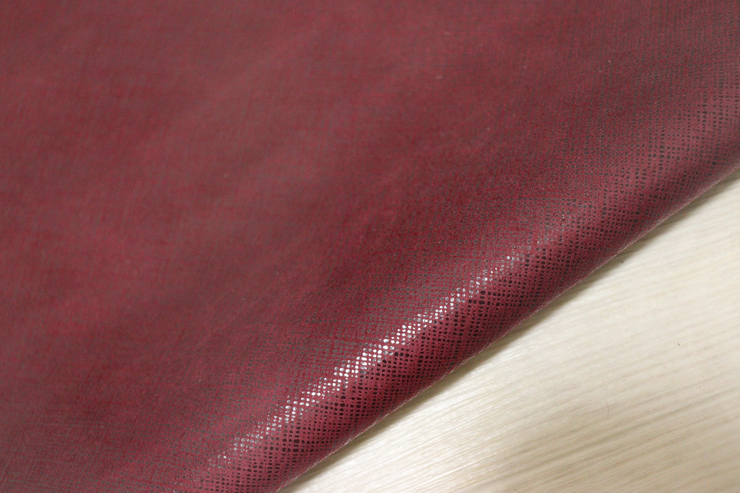 ds25円！新入荷！豚革　ワインレッド　チェックプリント　120ds