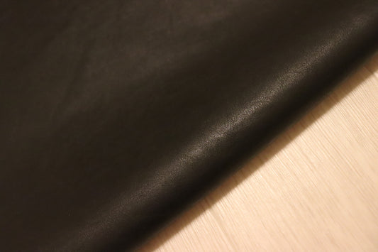 ds60円！イタリアンレザー　ヌメ革　ブラック　キップ　オイルヌメ　140ds