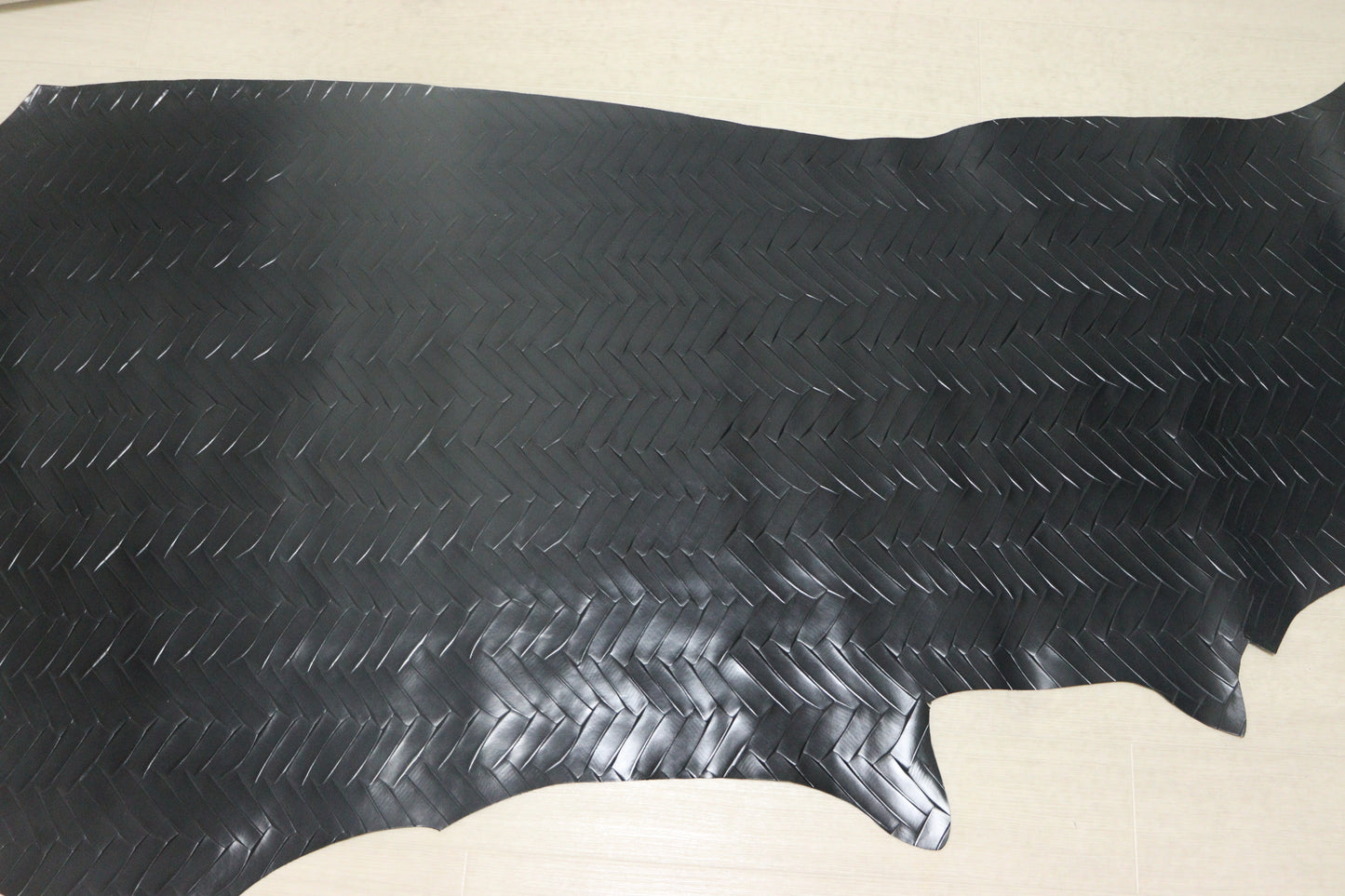 ds30円！新入荷！イタリアンレザー　トスカーナ　ガラス　エンボス加工　ブラック120ds