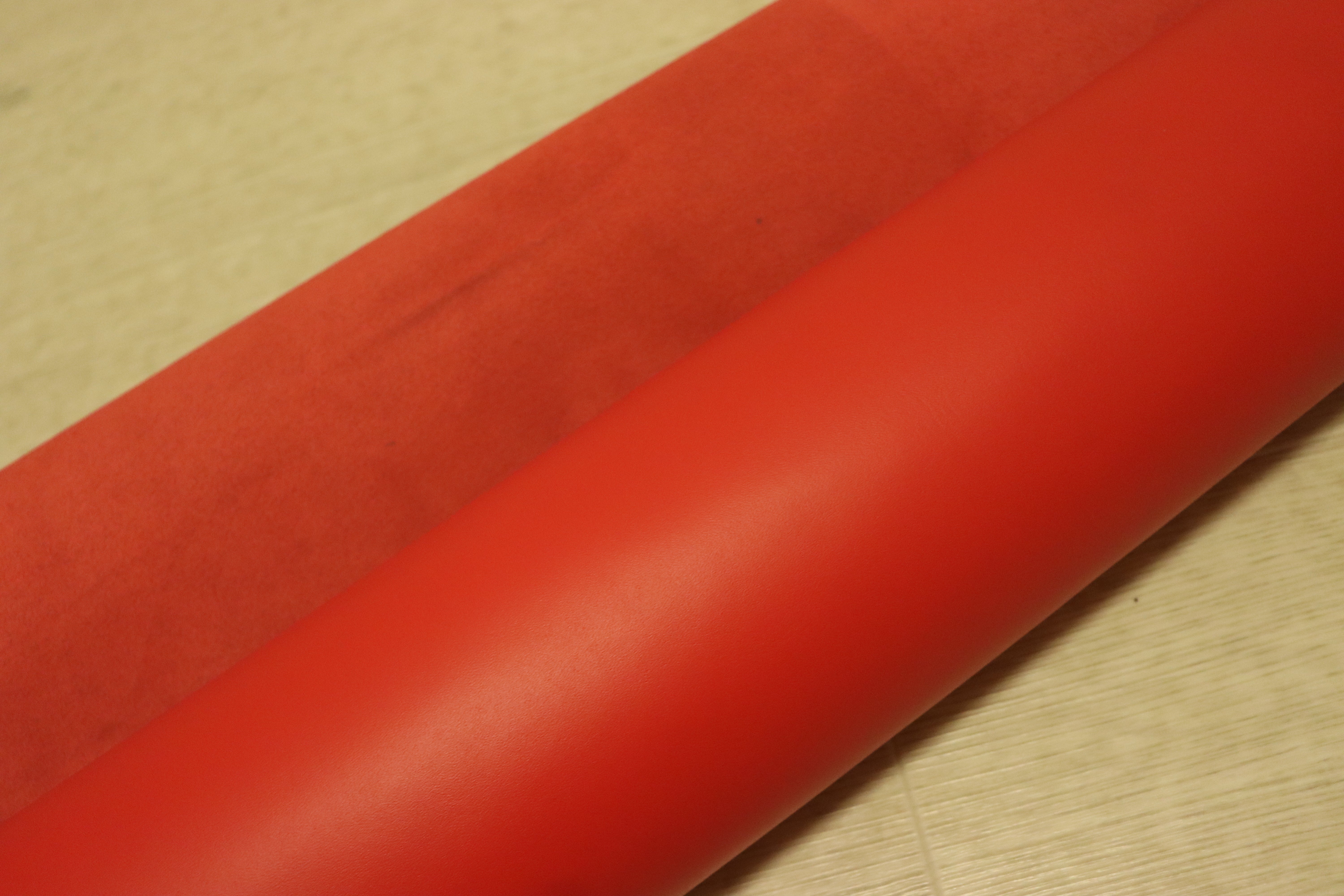 姫路レザー半裁赤×１ 黒×１ 姫路レザー半裁赤×1 黒×1 赤色の皮革を販売｜レザー