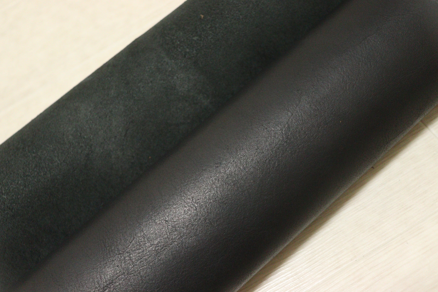 ds65円！イタリアンレザー 　オイルヌメ　ブラック　ショルダー　スムース加工　140ds