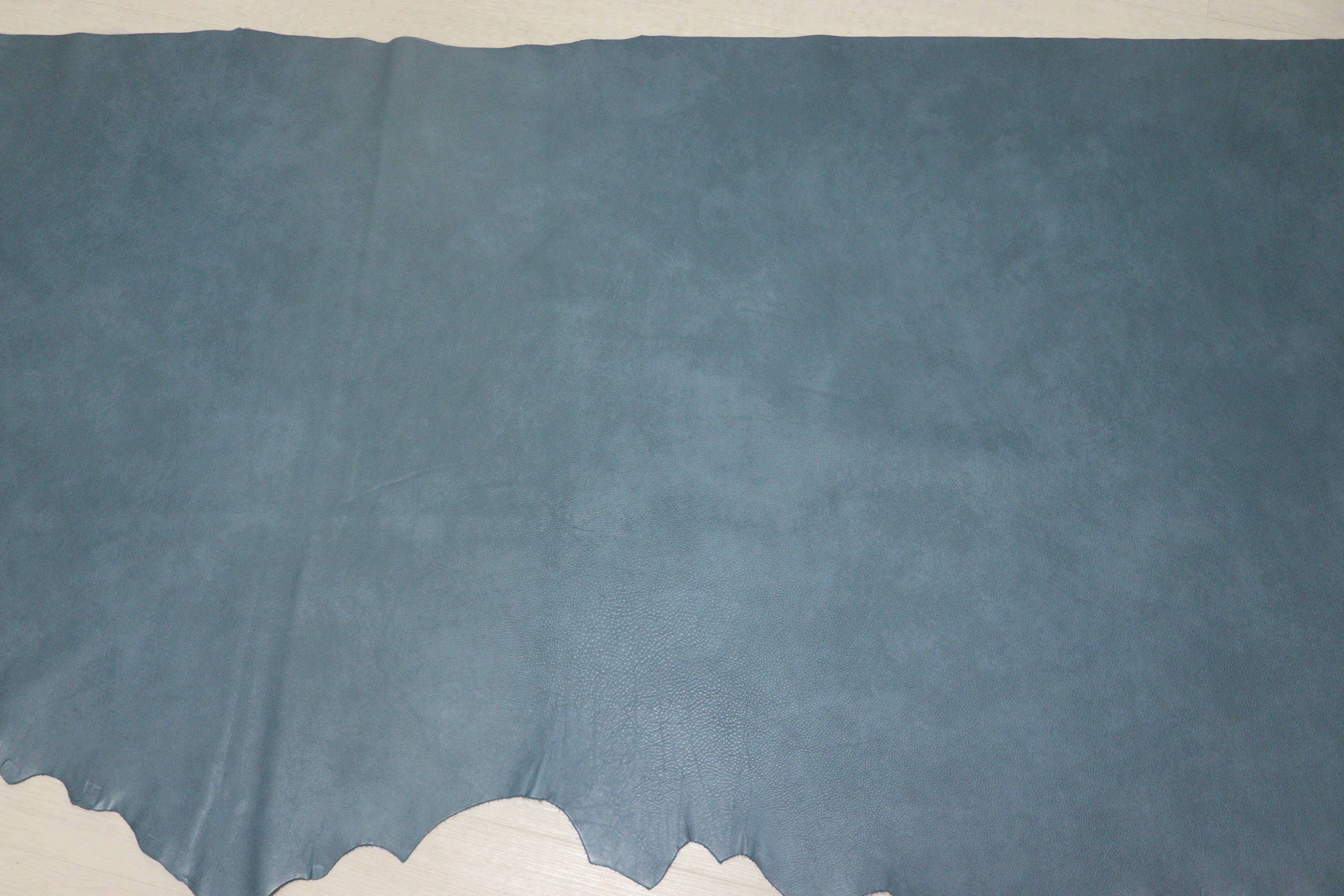 ds30円！新入荷！イタリアンレザー もちもち サックスブルー