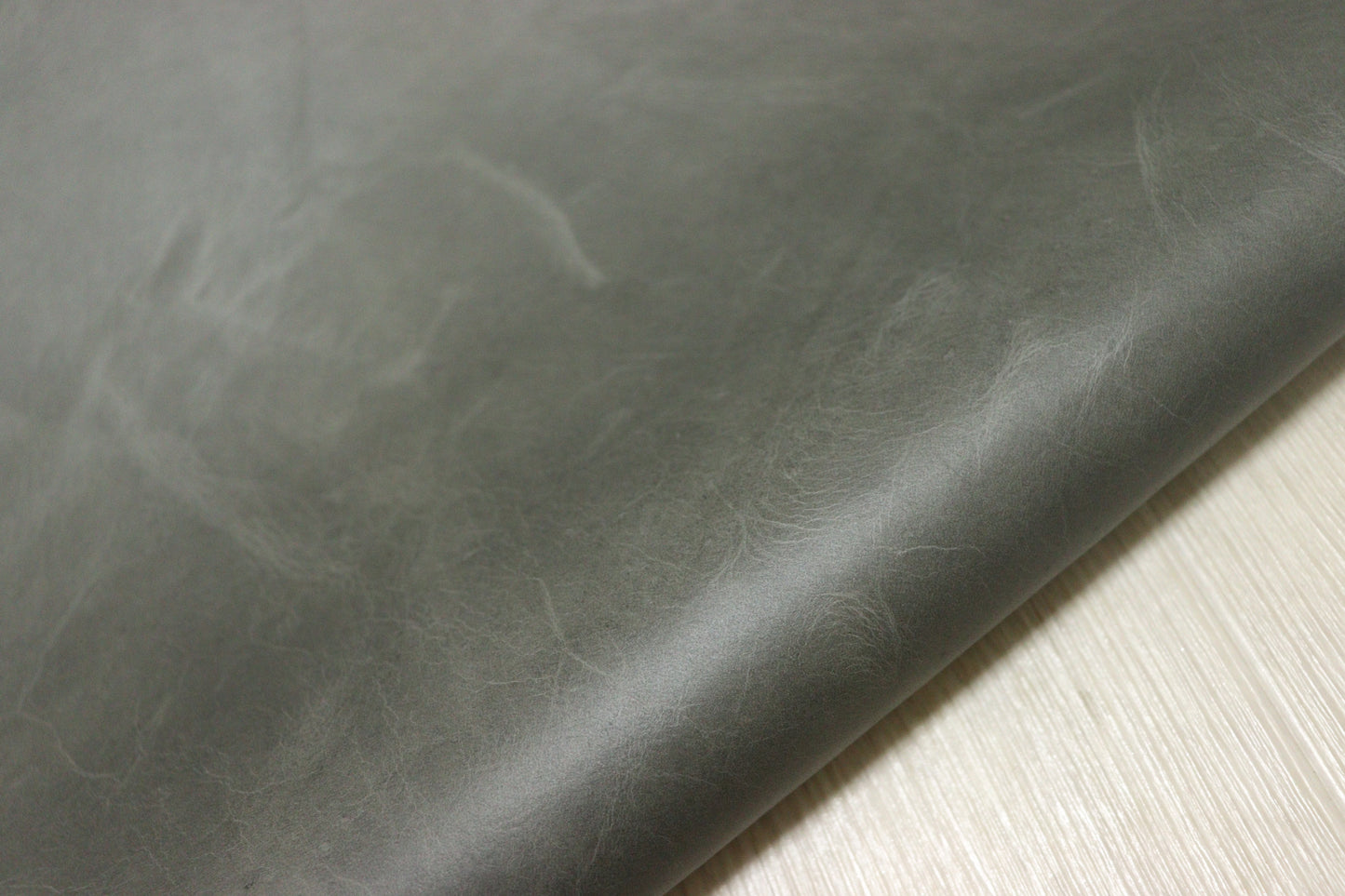 ds30円!新入荷！イタリアンレザー　ダークグレー　プルアップ加工　269ds