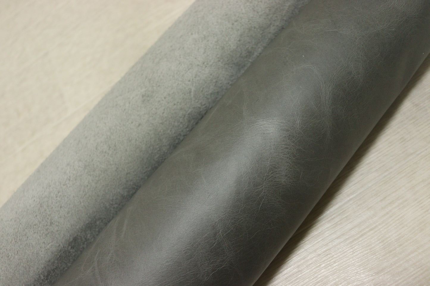 ds30円!新入荷！イタリアンレザー　ダークグレー　プルアップ加工　269ds