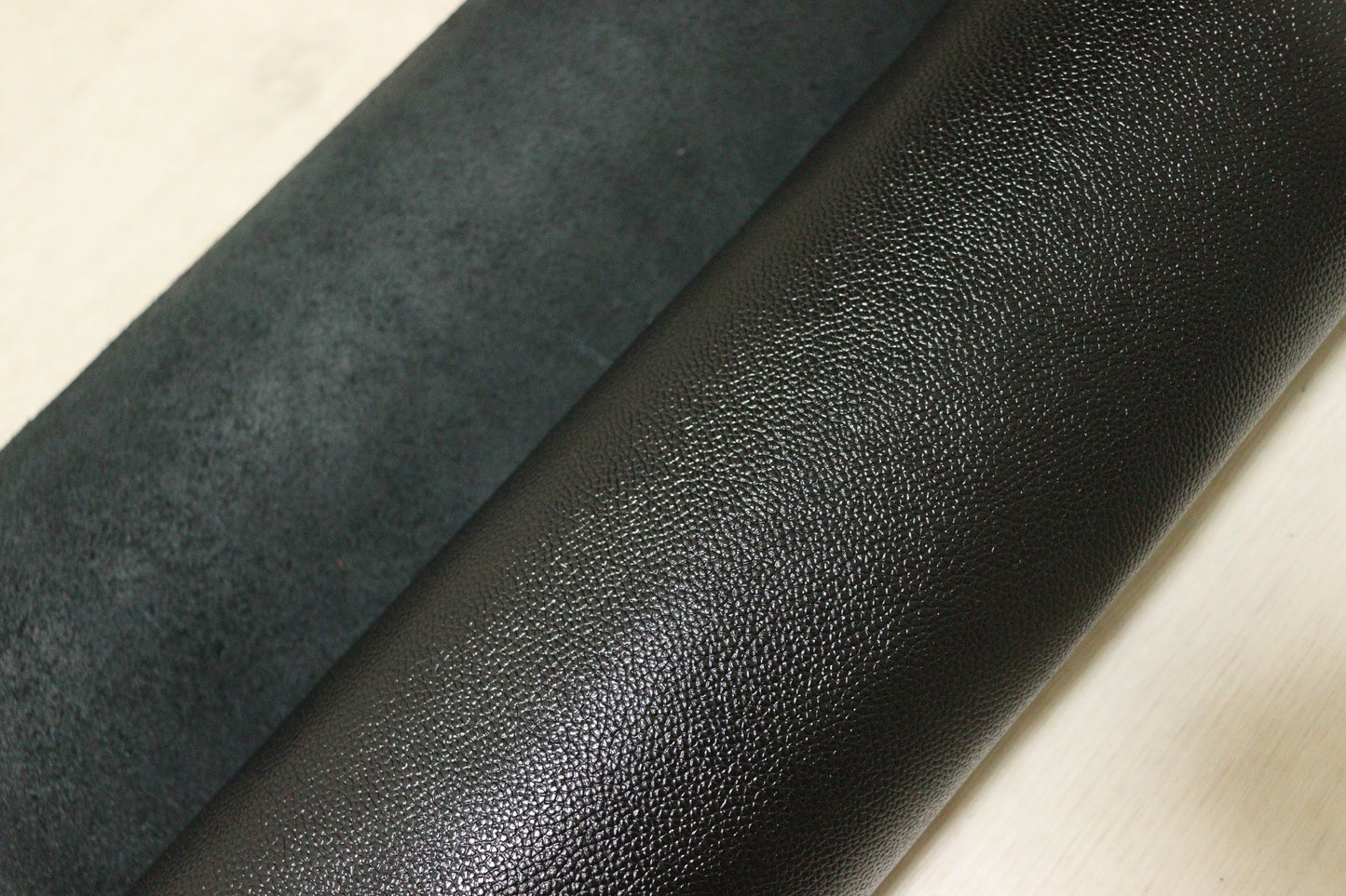 ds28円！新入荷！顔料仕上げ　中艶ブラック　シボ型押し　208ds