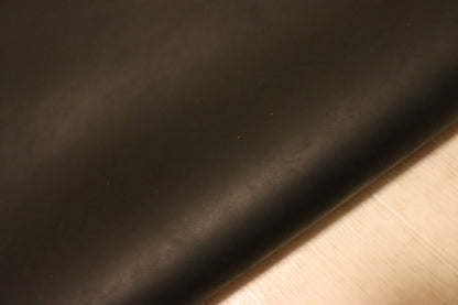 ds60円！新入荷！イタリアンレザー　スムース加工　ヌメ革　ブラック　ベンズ　119ds