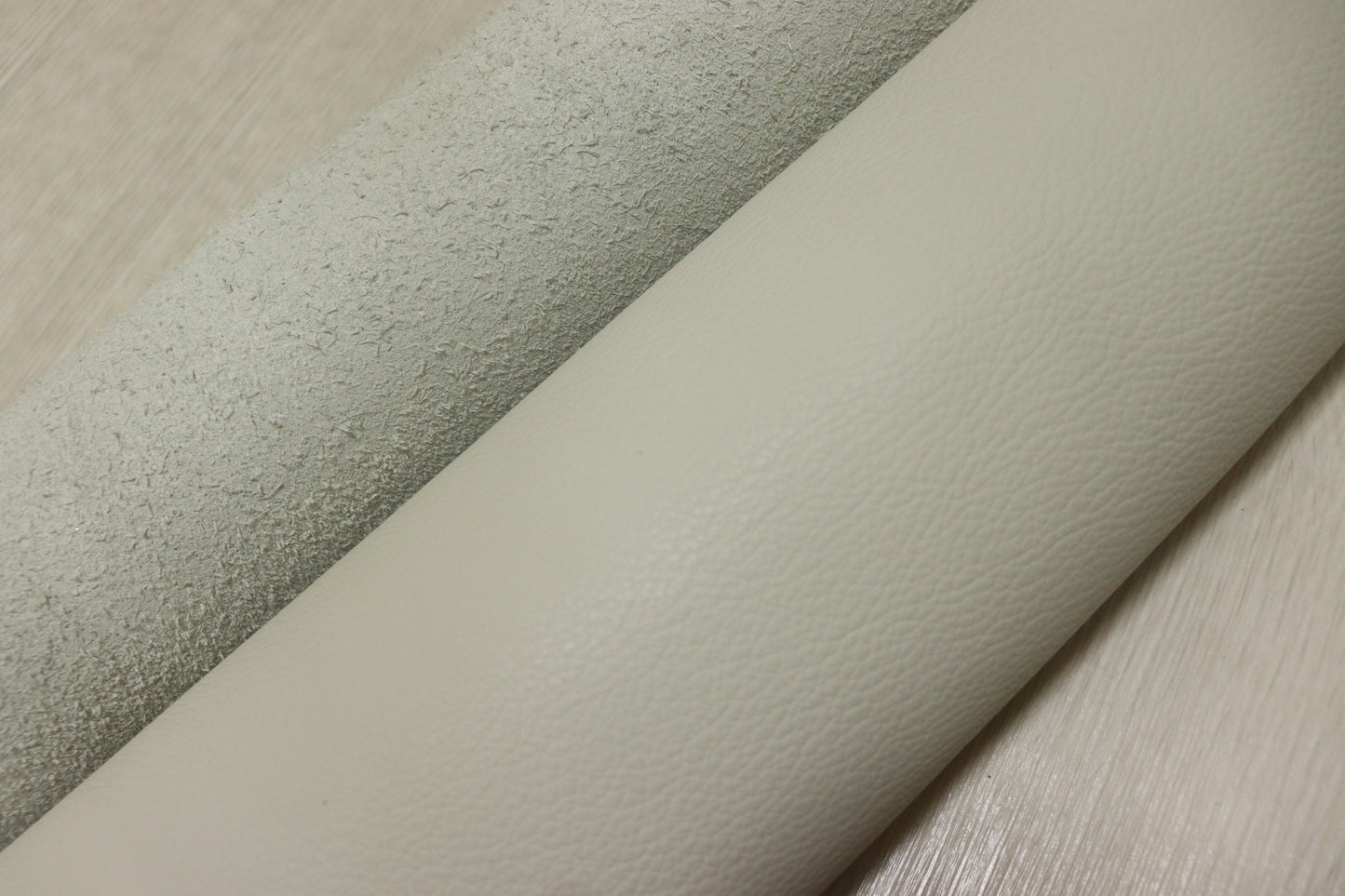 ds30円！新入荷！イタリアンレザー　もちもち　 アイボリー　シュリンク加工　248ds