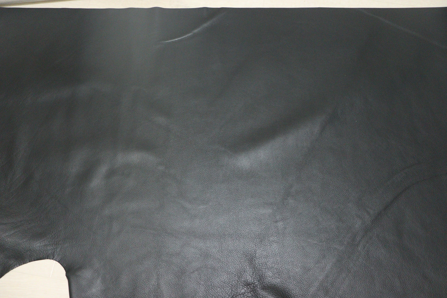 ds30円！新入荷！イタリアンレザー　もちもち　ブラック　シュリンク加工　230ds