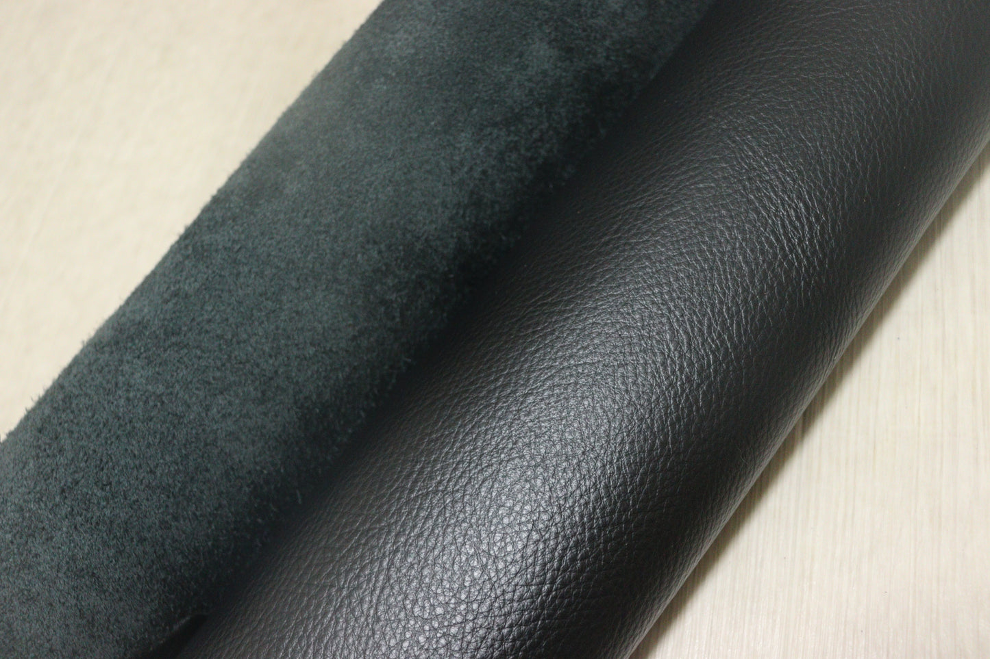 ds30円！新入荷！イタリアンレザー　もちもち　ブラック　シュリンク加工　230ds