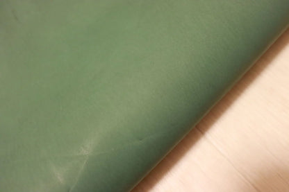 クラフトの定番！新入荷！クラフトの定番！グリーン　ヌメ革　156ds