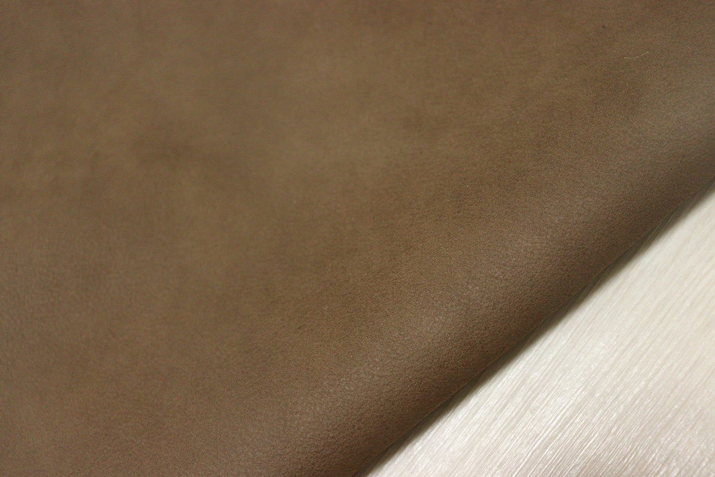 ds30円！新入荷！イタリアンレザー　もちもち　ブラウン　アンチック加工　281ds