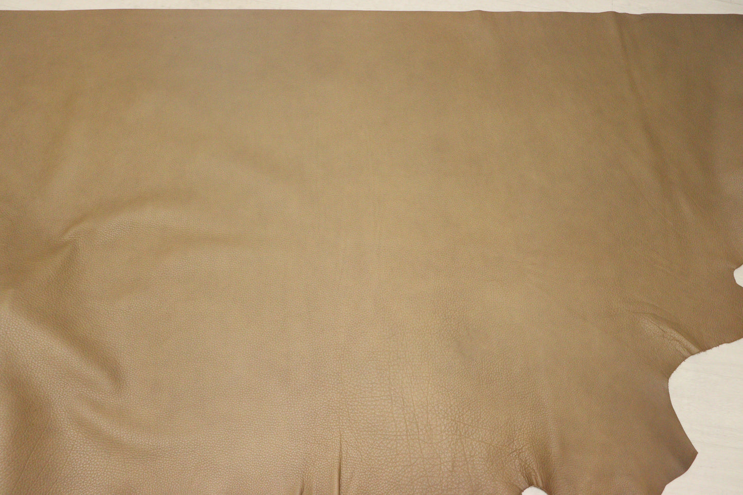 ds30円！新入荷！イタリアンレザー　もちもち　ブラウン　厚手シュリンク加工　253ds