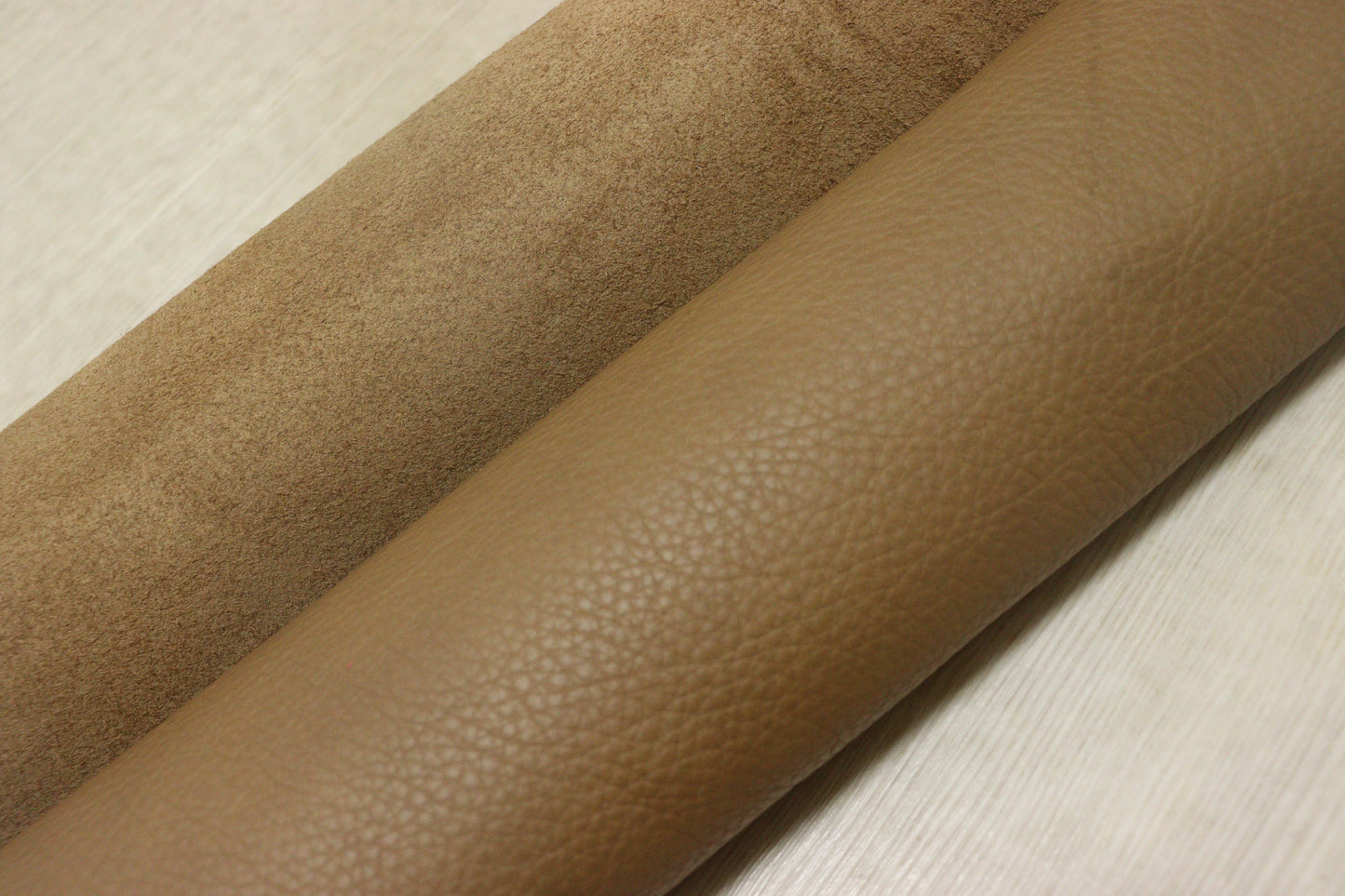 ds30円！新入荷！イタリアンレザー　もちもち　ブラウン　厚手シュリンク加工　253ds