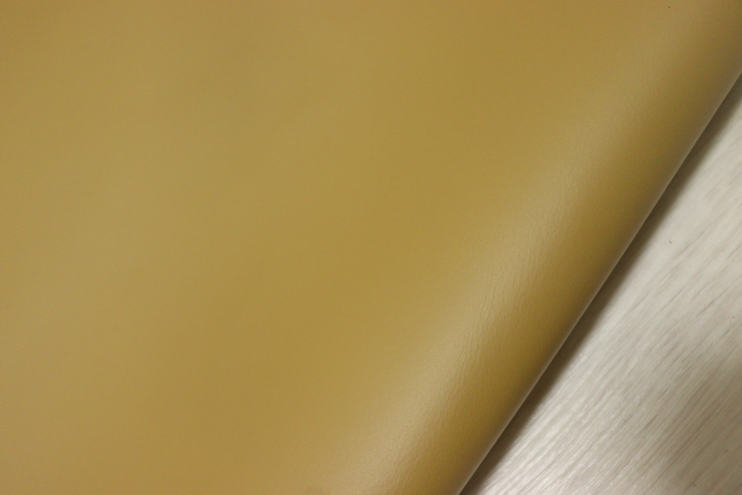 ds30円！新入荷！イタリアンレザー 　顔料仕上げ　イエローオークル　スムース加工　278ds