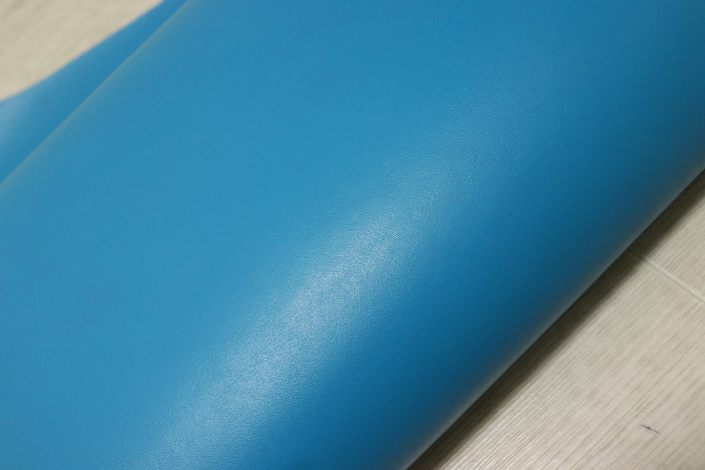 ds28円！新入荷！顔料仕上げ　ロイヤルブルー　スムース加工　220ds