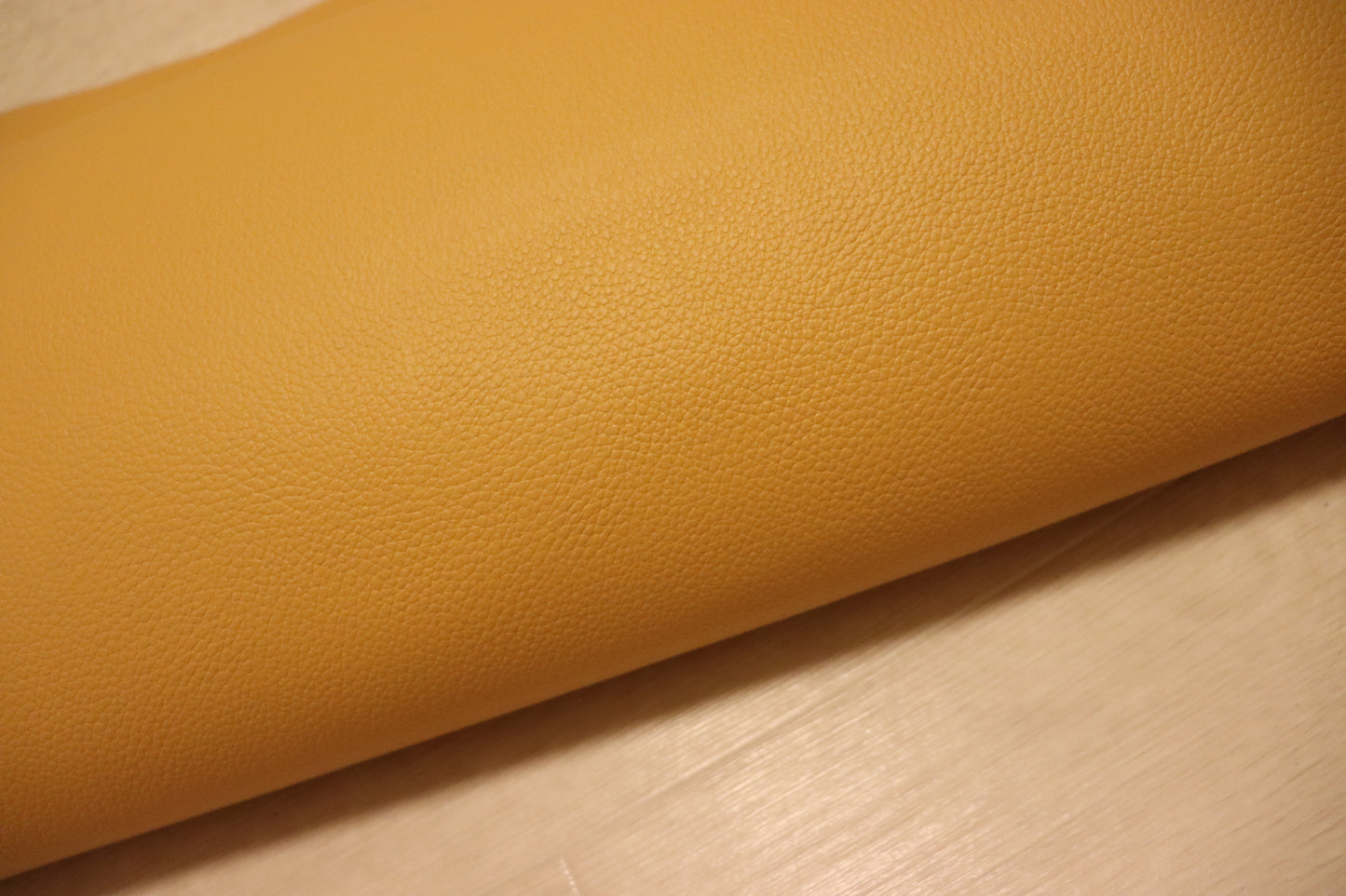 ds28円！姫路レザー　顔料仕上げ　マスタード　シボ型押し　220ds