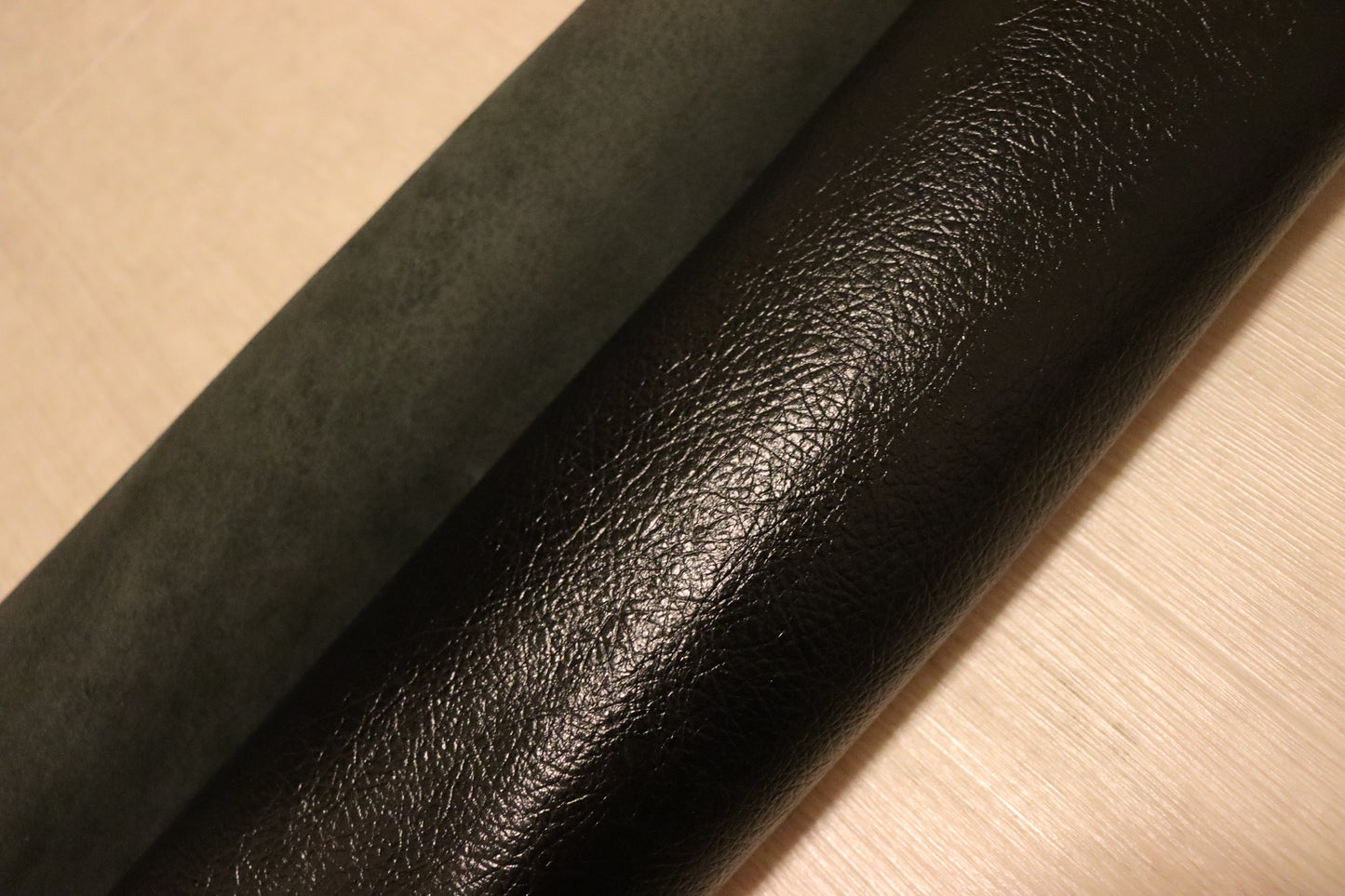ds38円！新入荷！イタリアンレザー　ブラック　カゼイン仕上げ　コンビヌメ　158ds
