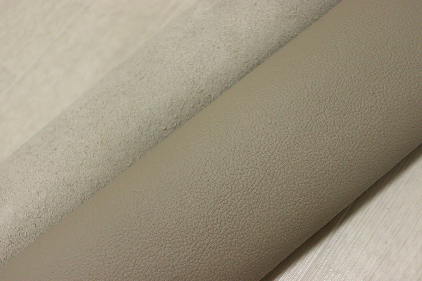 ds30円！新入荷！イタリアンレザー　カフェオレ　シュリンク加工　250ds