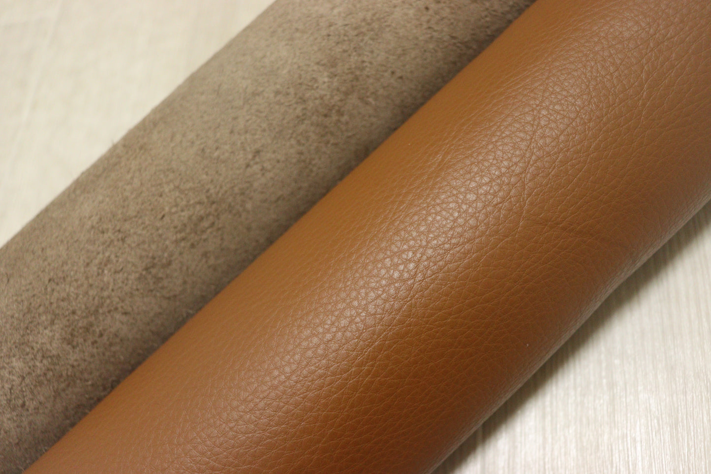 ds30円！新入荷！イタリアンレザー　もちもち 　キャメルブラウン　シュリンク加工　265ds