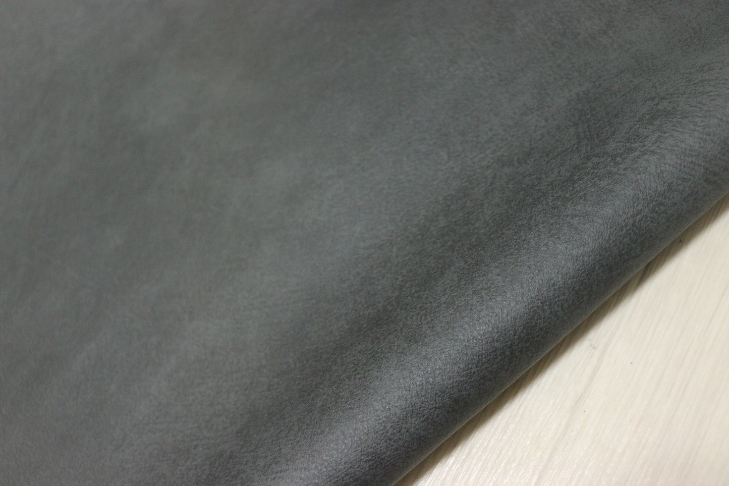 ds30円！新入荷！イタリアンレザー　もちもち アッシュグレー　ムラ染加工　251ds