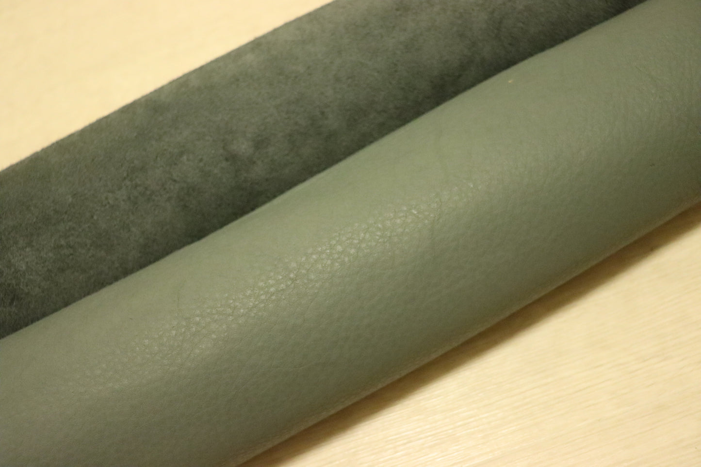 ds30円！新入荷！イタリアンレザー　ディア調　シュリンク加工　ブルーグレー　286ds