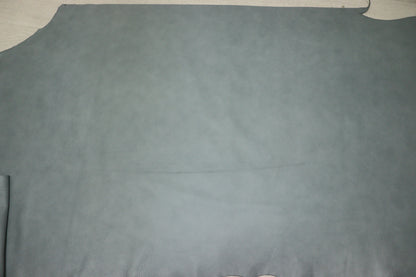 DS30円！新入荷！イタリアンレザー　もちもち　ライトブルー　シュリンク加工　265DS