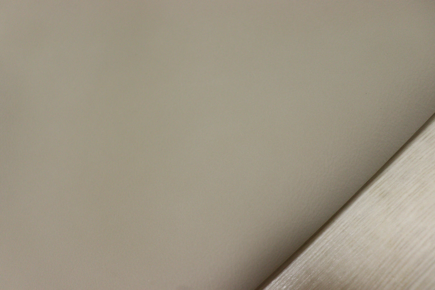 ds30円！新入荷！イタリアンレザー　もちもち　カフェオレ　シュリンク加工　266ds