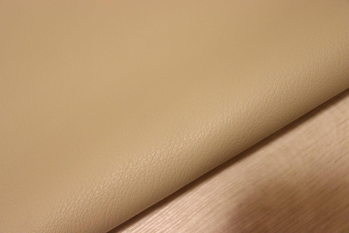 ds30円！新入荷！イタリアンレザー　ディア調　サンドベージュ　シュリンク加工  286ds