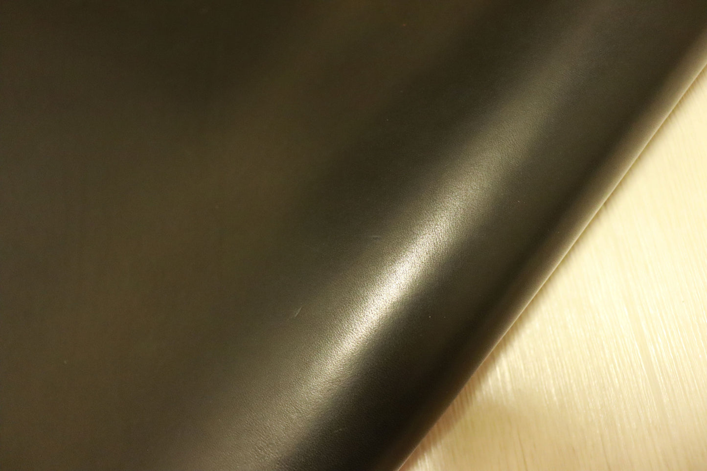 ds75円！新入荷！上質！ブラック　オイルヌメ　ショルダー　158ds