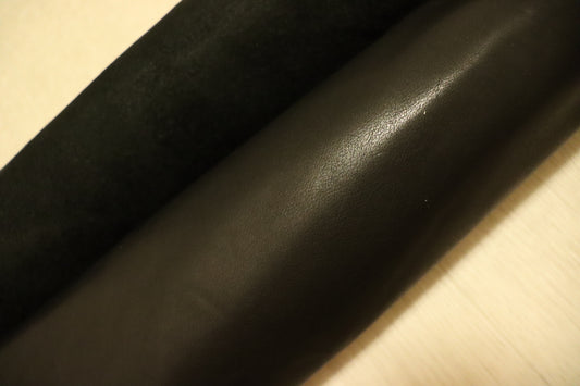 ds25円！やや訳あり　新入荷！オイルレザー　ブラック　スムース加工　249ds