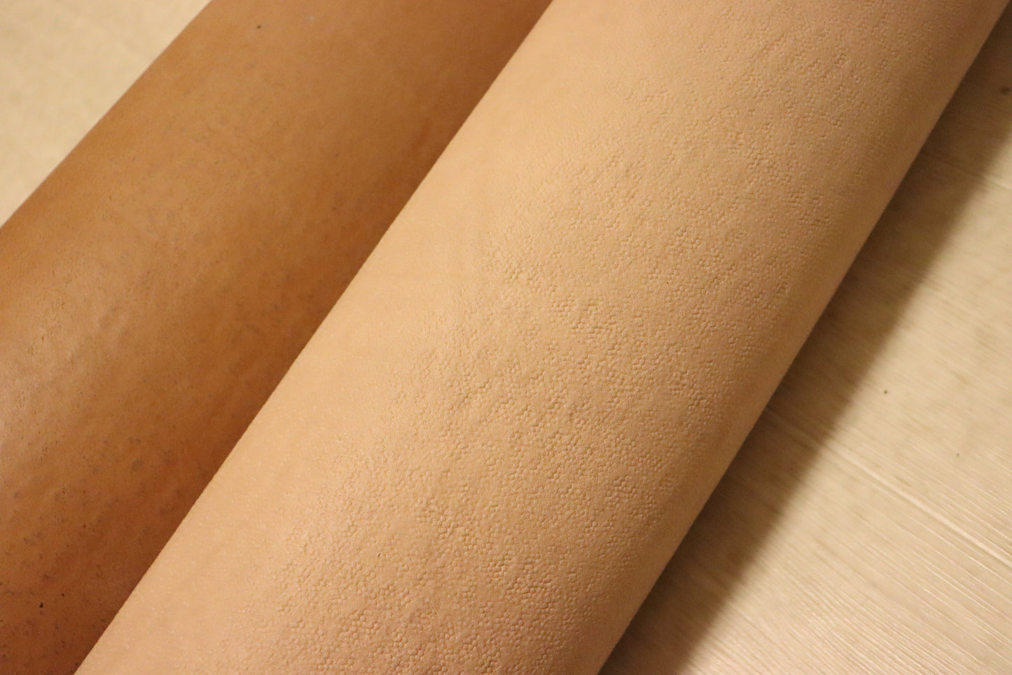 DS55円！新入荷！イタリアンレザー　TAN　エンボス加工　ヌメ革　167DS