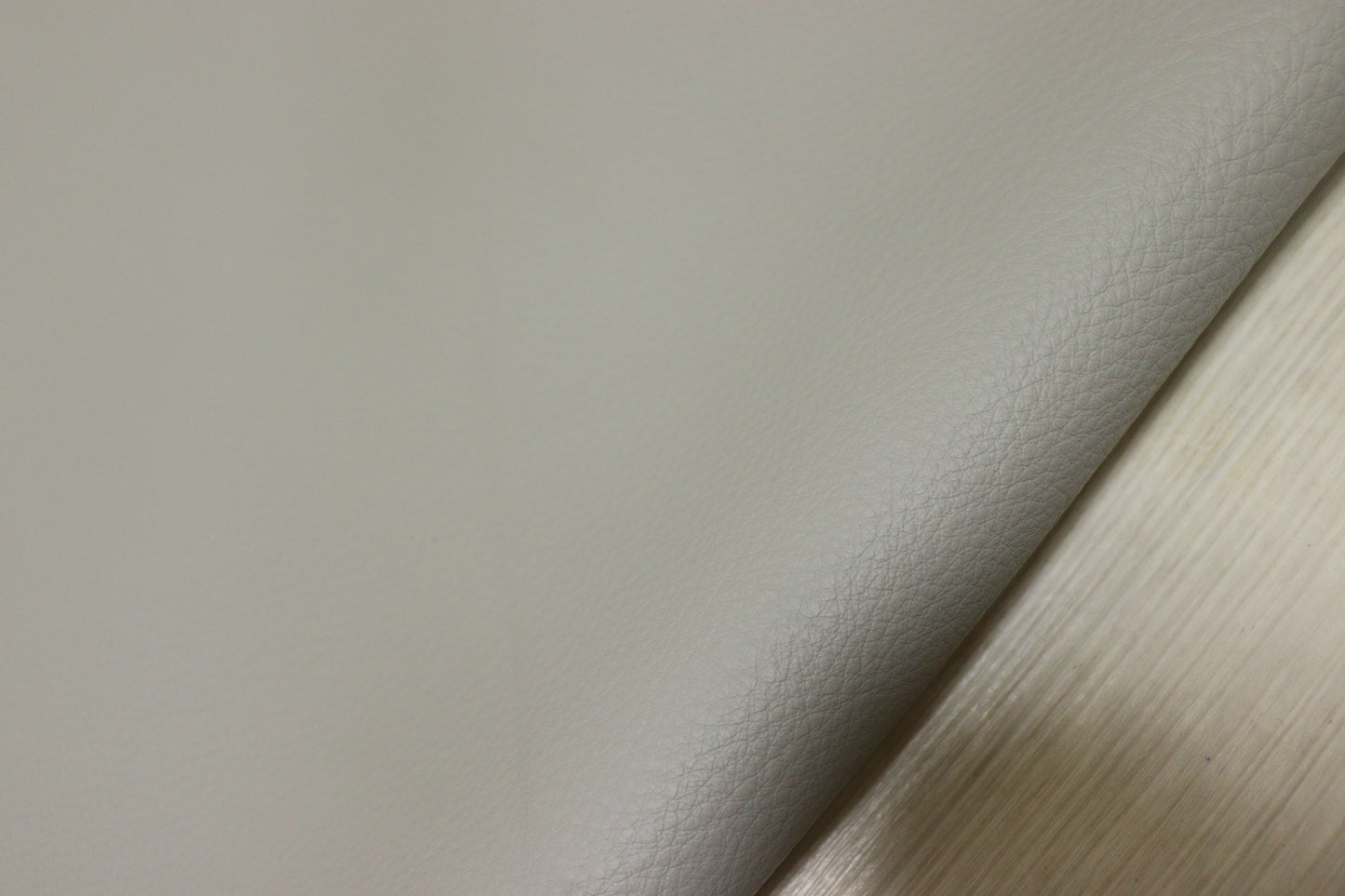 ds30円！新入荷！イタリアンレザー　ライトグレー　シュリンク加工　238ds