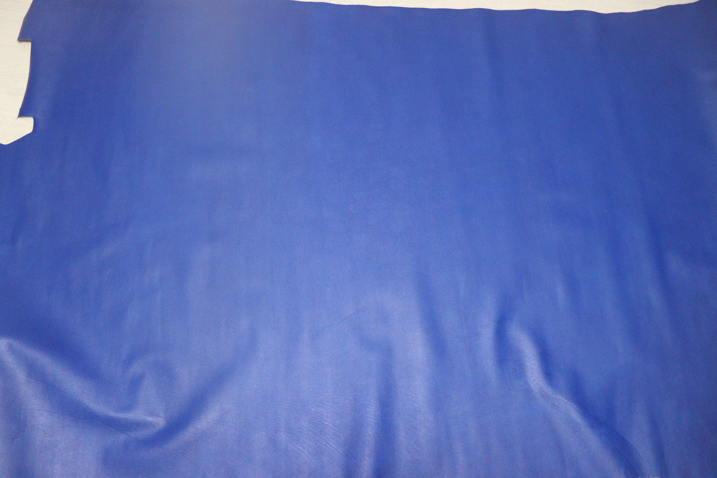 ds25円！新入荷！顔料仕上げ　絹目型押し　サファイア　180ds