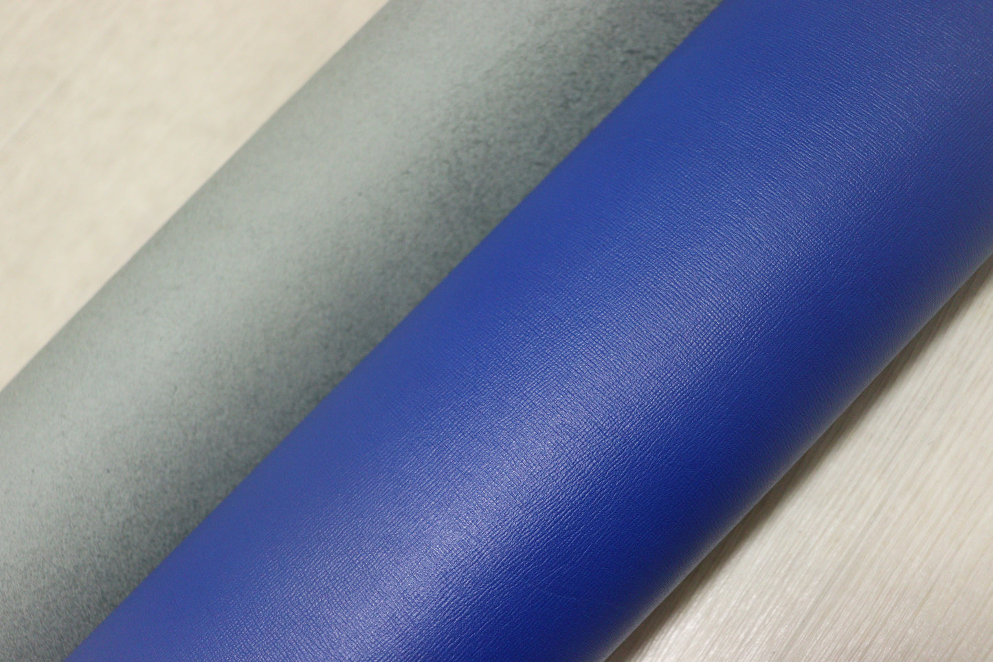 ds25円！新入荷！顔料仕上げ　絹目型押し　サファイア　180ds