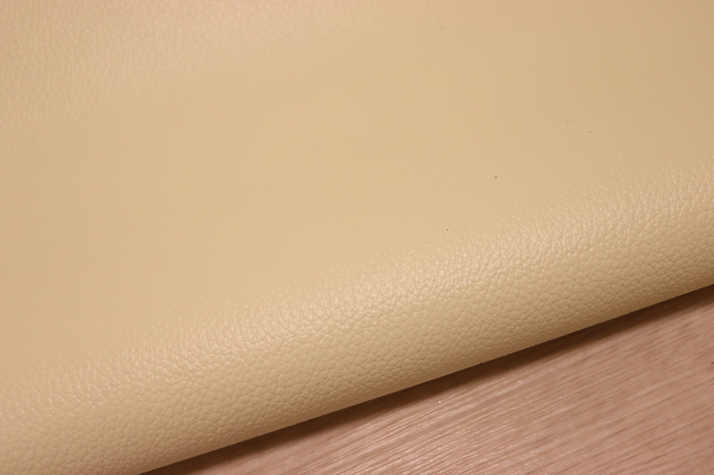 ds25円！新入荷！やや訳あり　顔料仕上げ　ナチュラルイエロー　シボ型押し　230ds