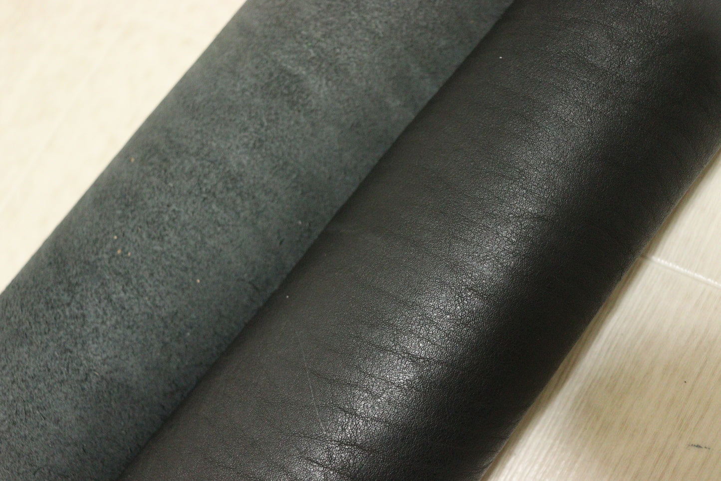 ds70円！イタリアンレザー　 Wショルダー　ブラック　スムース加工　140ds