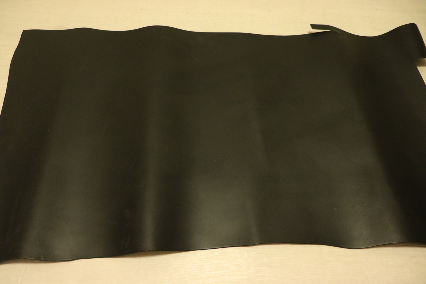 ds70円！新入荷！上質！オイルヌメ　ショルダー　ブラック　ハギレ　80ds