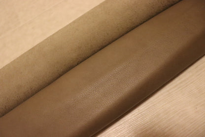 ds30円！新入荷！イタリアンレザー　ALASKA　オリーブ系　スムース加工　208ds