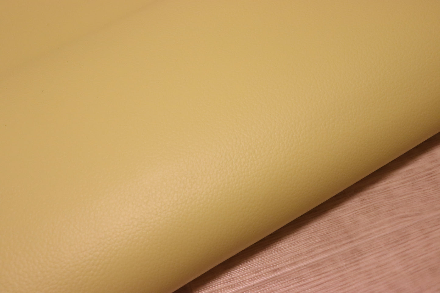 ds25円！新入荷！姫路レザー　顔料仕上げ　イエロー　シボ型押し　220ds