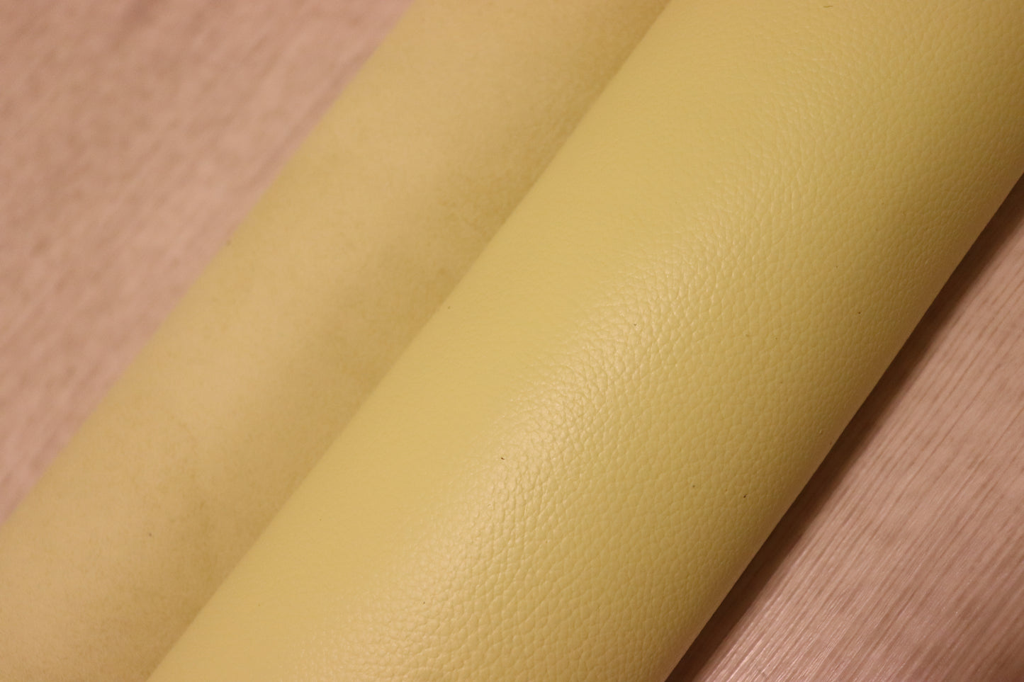 ds25円！新入荷！姫路レザー　顔料仕上げ　イエロー　シボ型押し　220ds