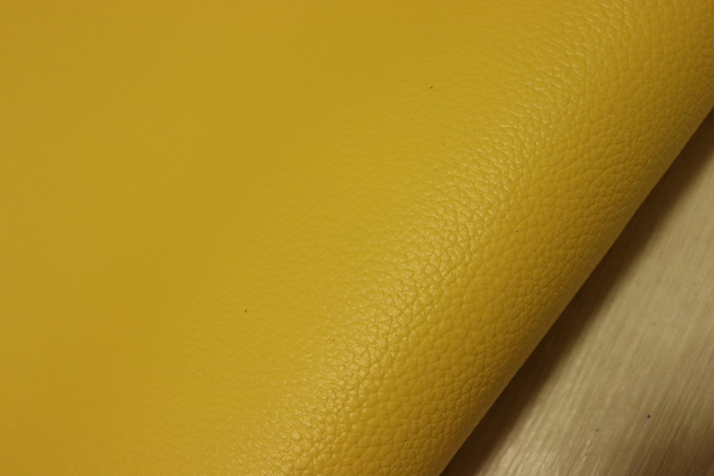 ds28円！新入荷！姫路レザー　顔料仕上げ　マスタード　シボ型押し　225DS
