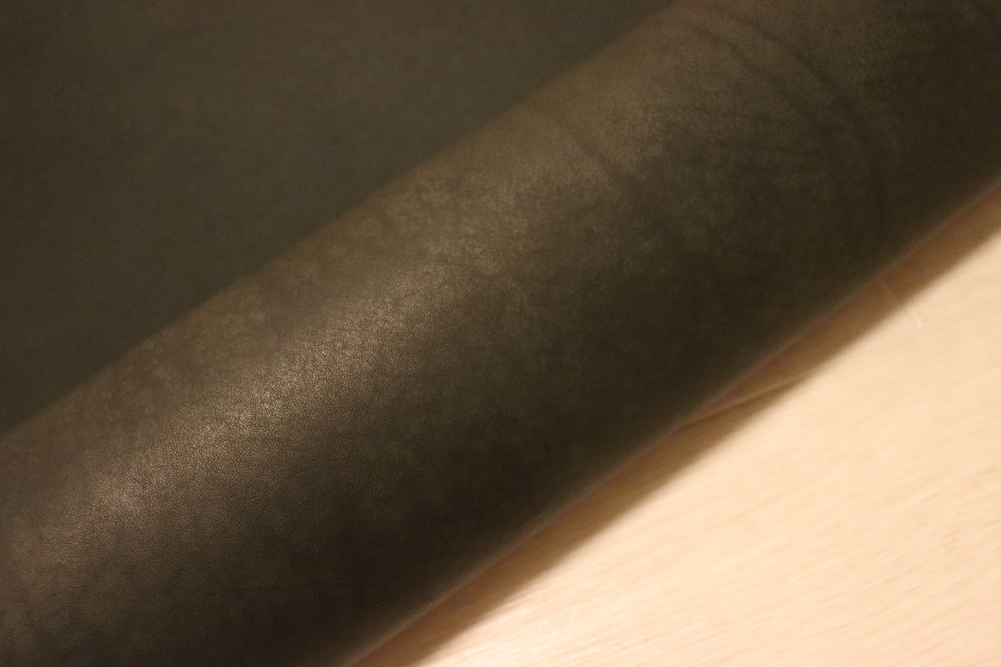 ds75円！イタリアンレザー　ショルダー　ヌメ革　ライトブラック　132ds