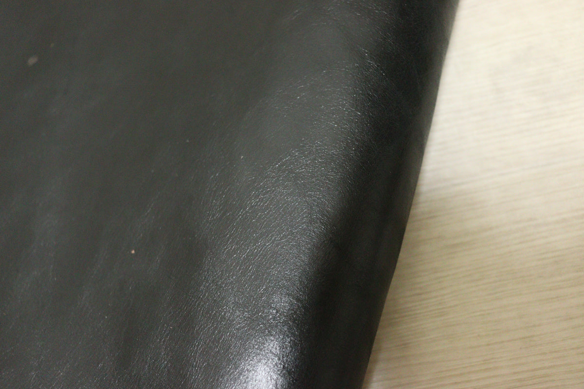 ds40円！新入荷！ブラック　ヌメ革　カゼイン仕上げ　155ds