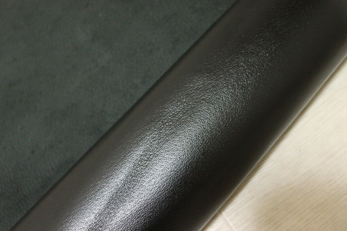 ds25円！新入荷！ブラック　スムース加工　豚革　150ds