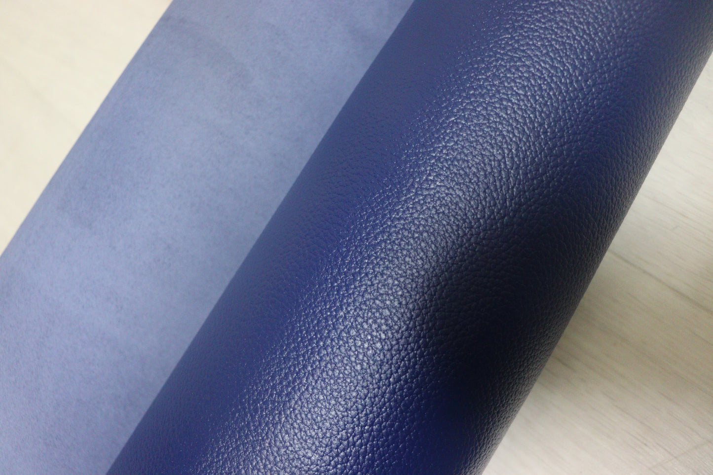 ds28円！新入荷！顔料仕上げ　サファイア　シボ型押し　220ds