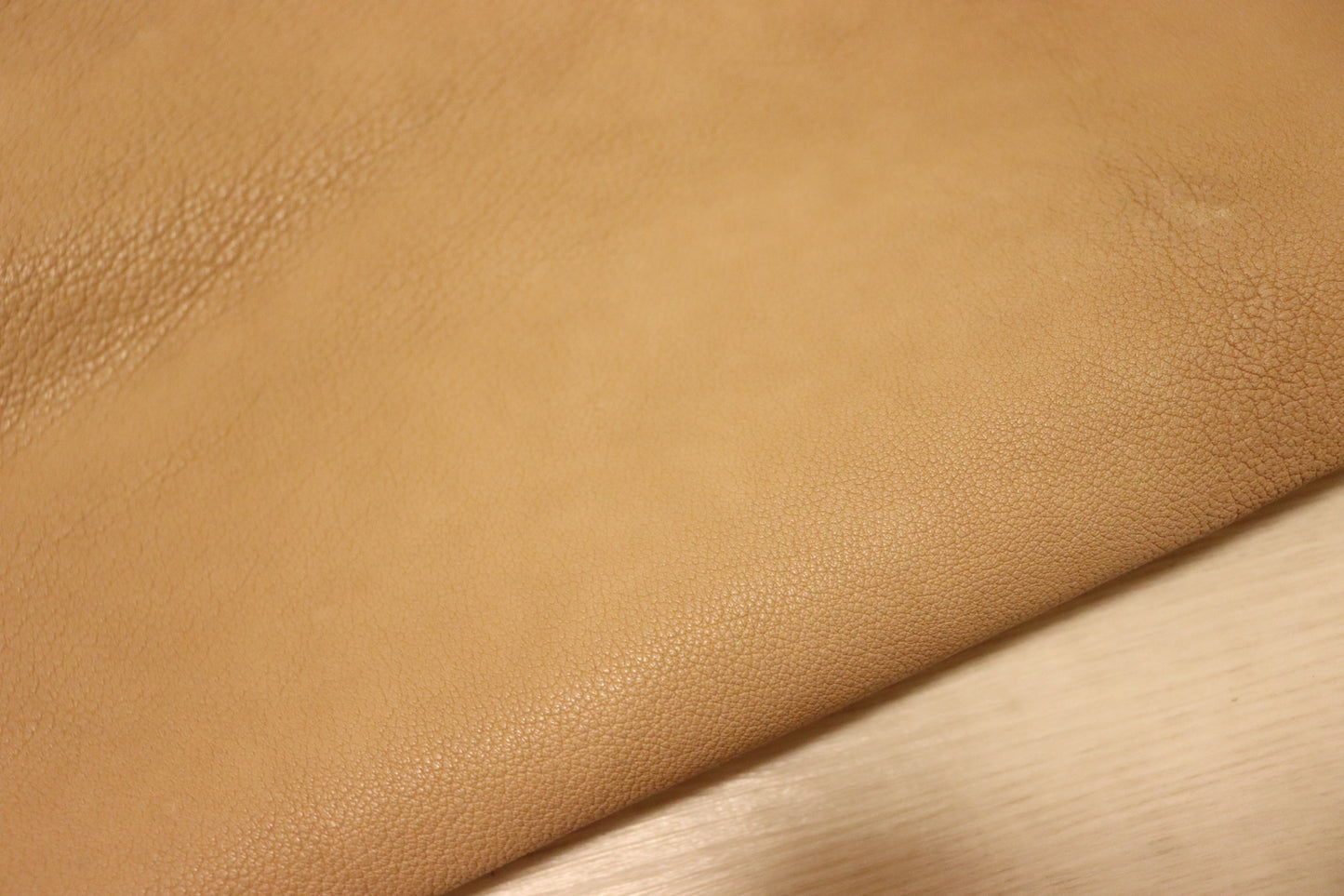 ds25円！新入荷！セミベジタブル　スムース加工　モチモチ　TAN　丸革　170ds